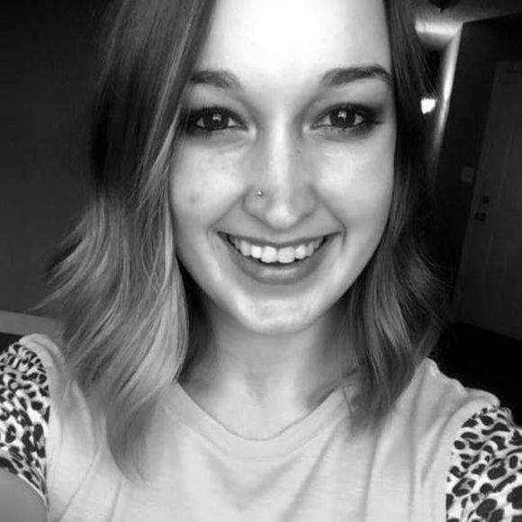 Meet your Posher, Katie - Picture 1 of 1